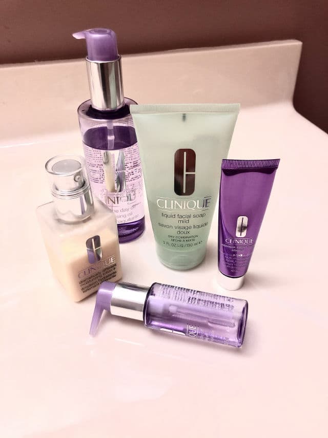 Clinique Clinique Smart Night™ Clinical MD Multi-Dimensional Repair Treatment Retinol review photo by VanessaC