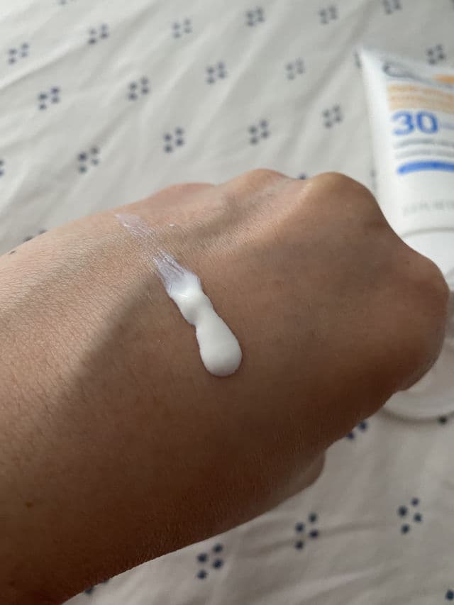 CeraVe Hydrating Sunscreen for Face SPF 30 review photo by Veracity