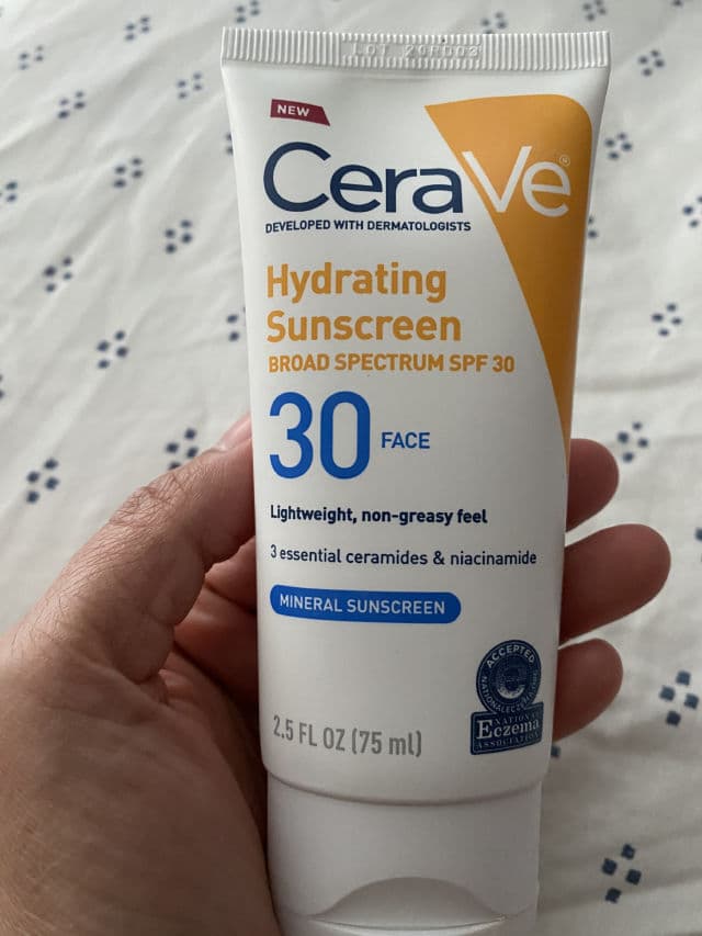 CeraVe Hydrating Sunscreen for Face SPF 30 review photo by Veracity