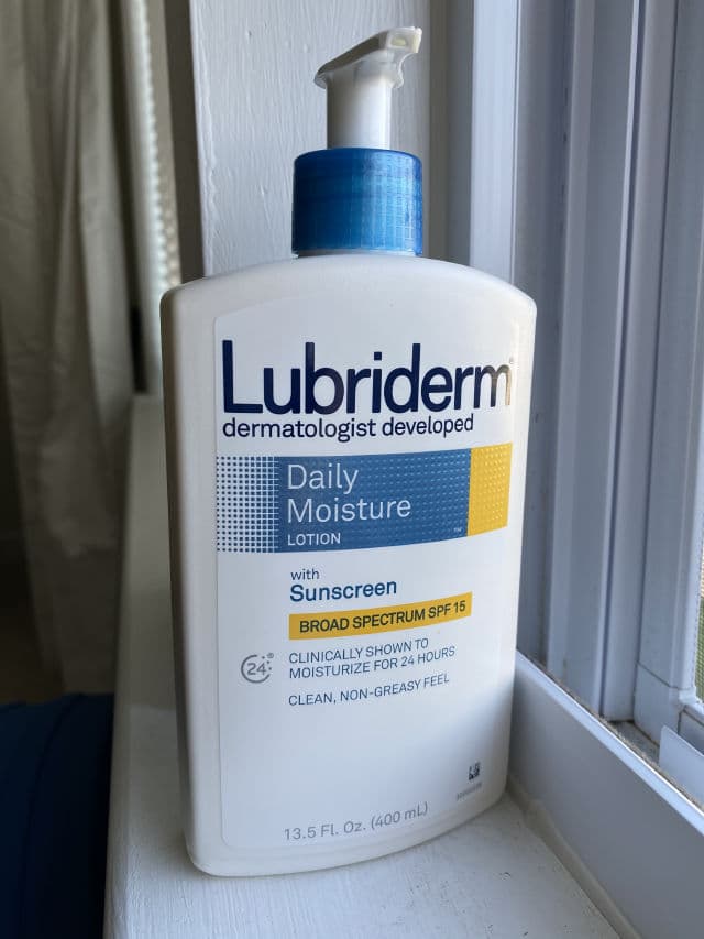 Lubriderm Daily Moisture Lotion SPF 15 review photo by Veracity