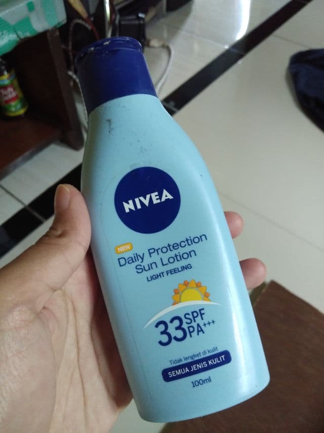 Nivea Daily Protection Sun Lotion SPF 33 PA+++ review photo by VareynaVtsf
