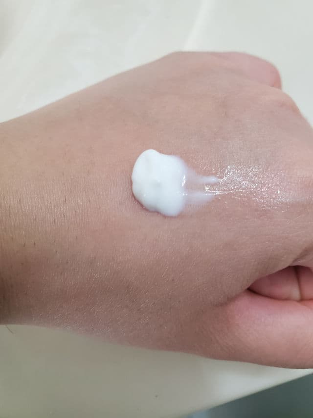 Hada Labo Goku-Jyun UV White Gel review photo by VinaColada