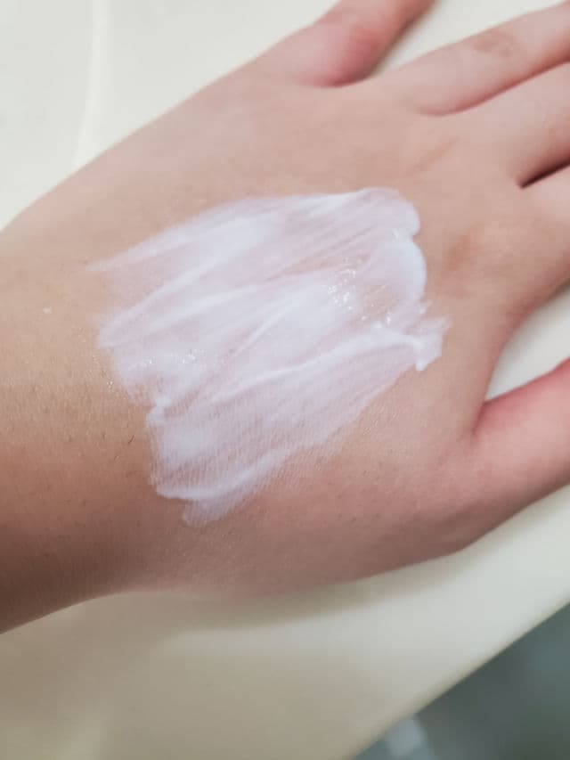 Hada Labo Goku-Jyun UV White Gel review photo by VinaColada
