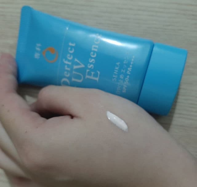 Senka Perfect UV Essence SPF50+ PA++++ review photo by VuVyVy