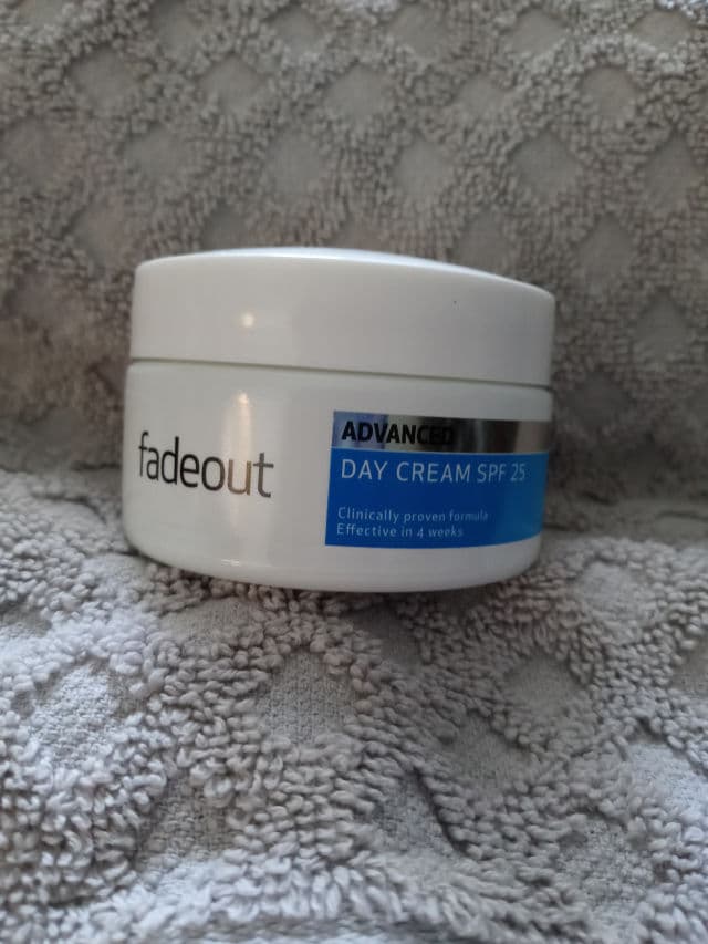 Fade Out Anti Wrinkle Cream SPF25 review photo by LOLABEAUTY