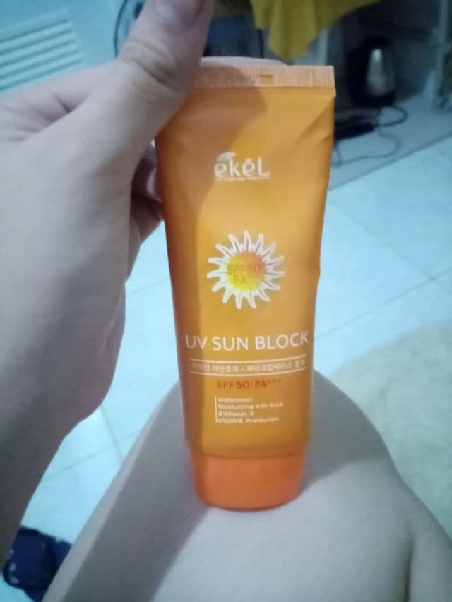 ekel UV Sun Block with SPF 50/ PA+++ review photo by WondaDonda