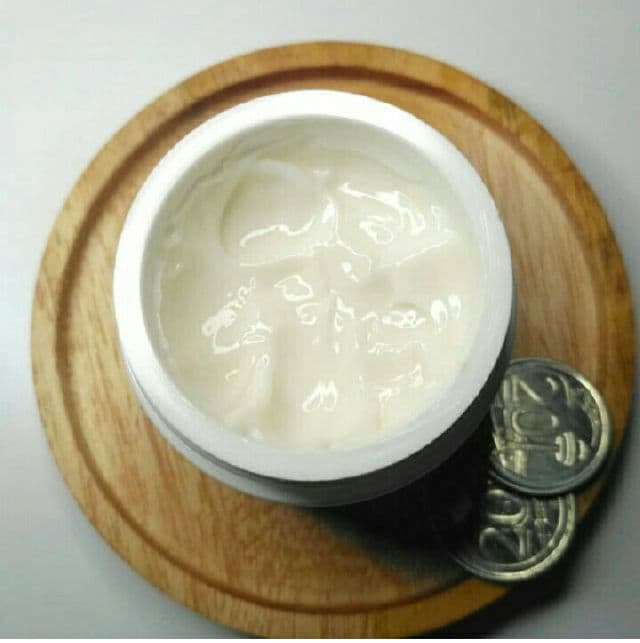 Votre Peau Polypeptide Fresh Eye Gel Cream review photo by Wulanayvvv