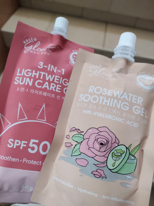 Hello Glow 3-in-1 Lightweight Sun Care Gel SPF50+ review photo by Zenister