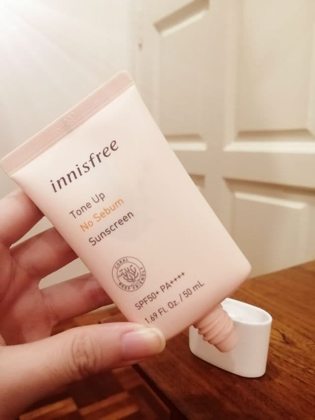 INNISFREE Tone-Up No Sebum Sunscreen SPF50 PA++++ review photo by Masktery