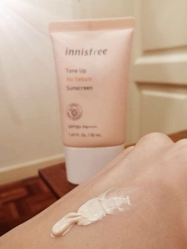 INNISFREE Tone-Up No Sebum Sunscreen SPF50 PA++++ review photo by Masktery