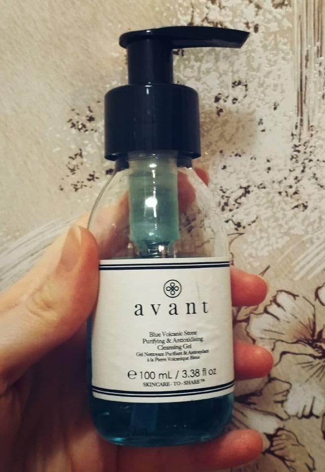 Avant Skincare Blue Volcanic Stone Purifying & Antioxidising Cleansing Gel review photo by PickyMickys