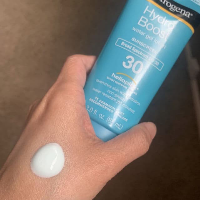 Neutrogena Hydro Boost Water Gel Lotion SPF 30 review photo by abc1111