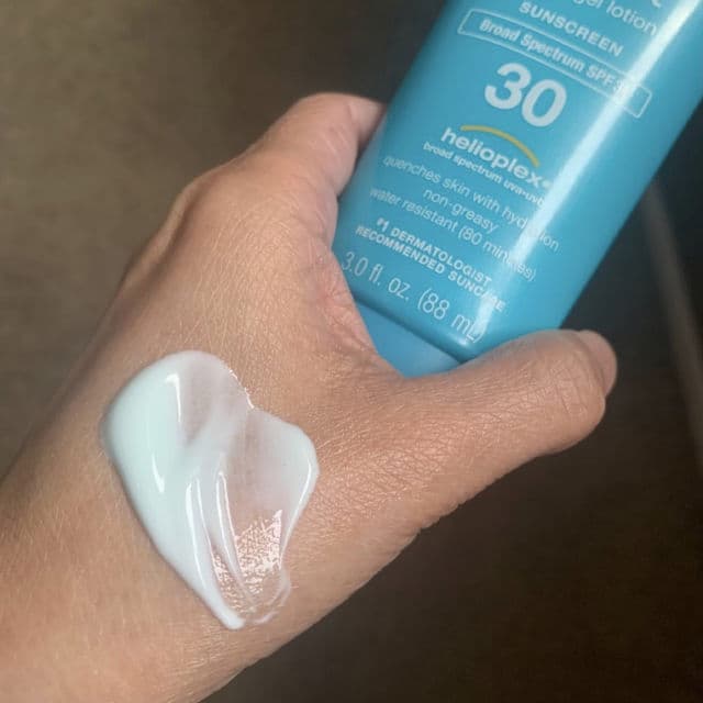 Neutrogena Hydro Boost Water Gel Lotion SPF 30 review photo by abc1111