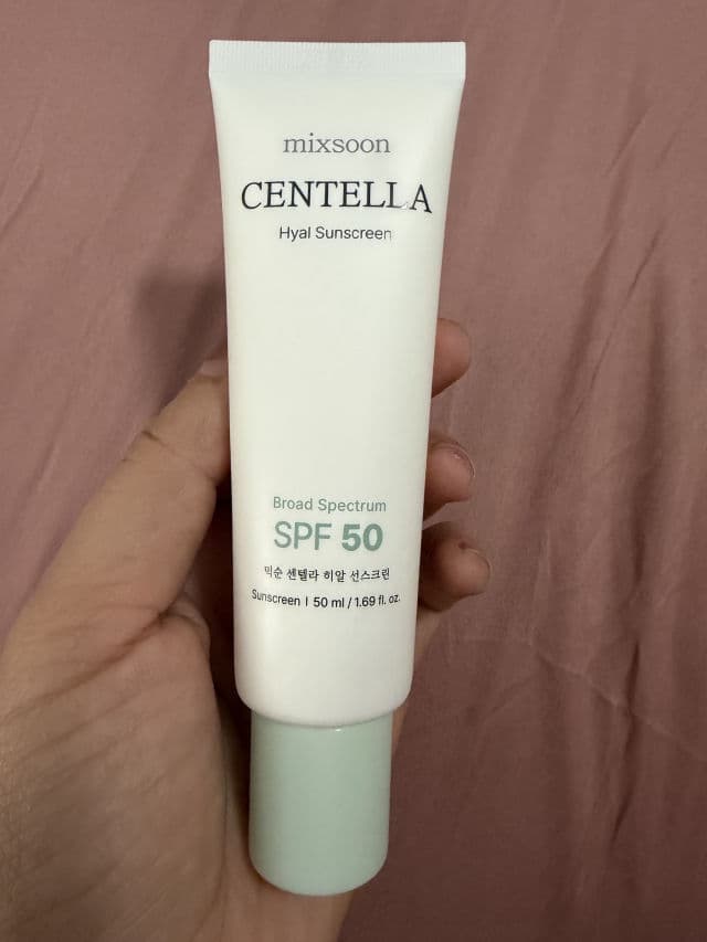 MIXSOON Centella Hyal Sunscreen review photo by jessiili