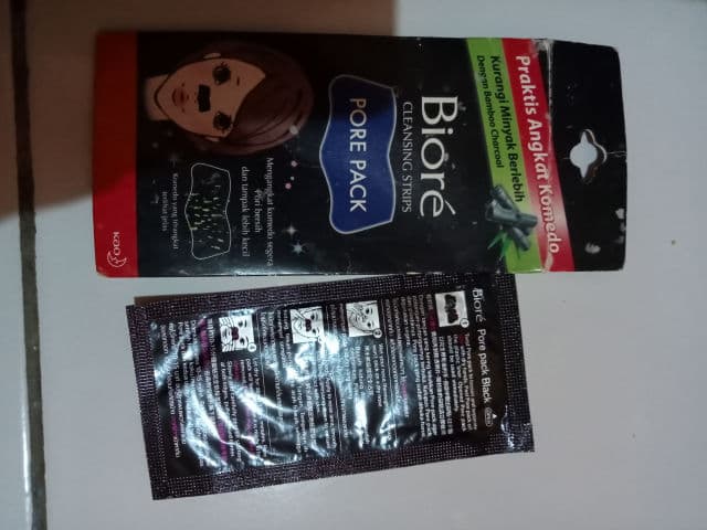 Biore Black Cleansing Strips Pore Pack review photo by adilkizi