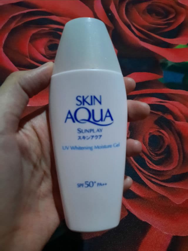 Sunplay Skin Aqua UV Whitening Moisture Gel SPF50 PA++ review photo by yahaechaskin