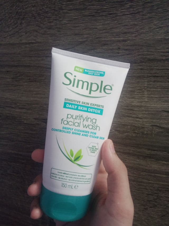 Simple Daily Skin Detox Purifying Face Wash review photo by aisyahhumairaaaaa