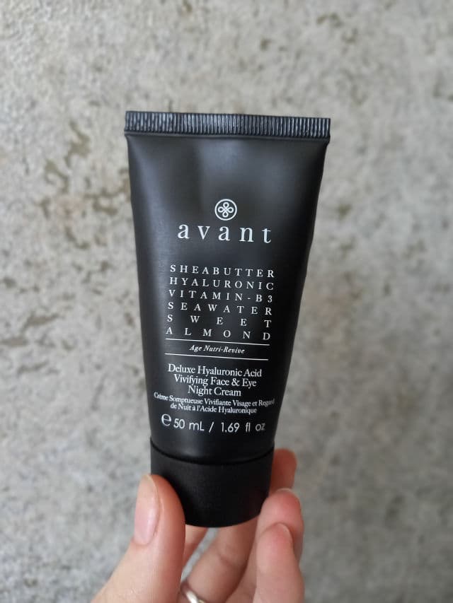 Avant Skincare Deluxe Hyaluronic Acid Vivifying Face & Eye Night Cream review photo by alinavovkoboi