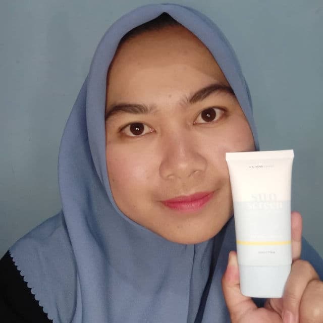 Renüskin Sunscreen with UV Filter review photo by aliyatussadiyah