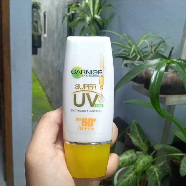 Garnier Light Complete Super UV Natural SPF 50 review photo by amala