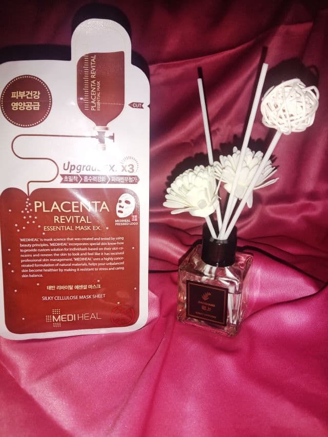 MEDIHEAL Placenta Revital Essential Mask review photo by ameliaoktarija