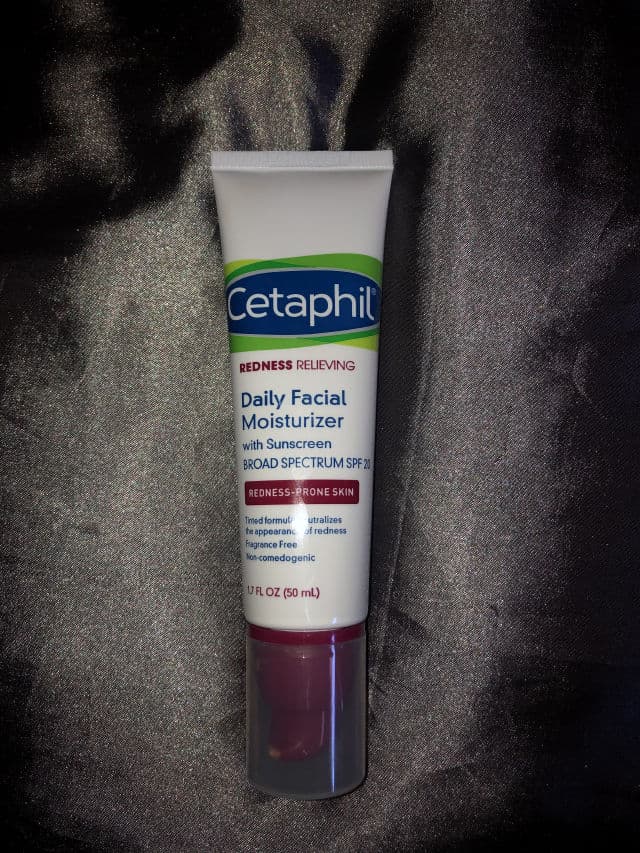 Cetaphil Redness Relieving Daily Facial Moisturizer with Sunscreen review photo by amg3268
