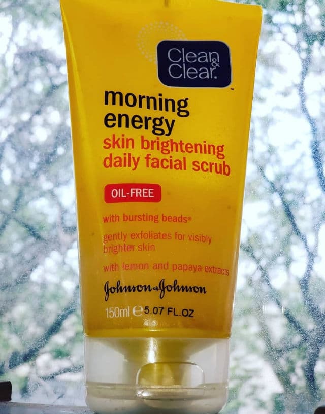 Clean & Clear Morning Burst Skin Brightening Facial Scrub, Oil-Free review photo by amhyreviews