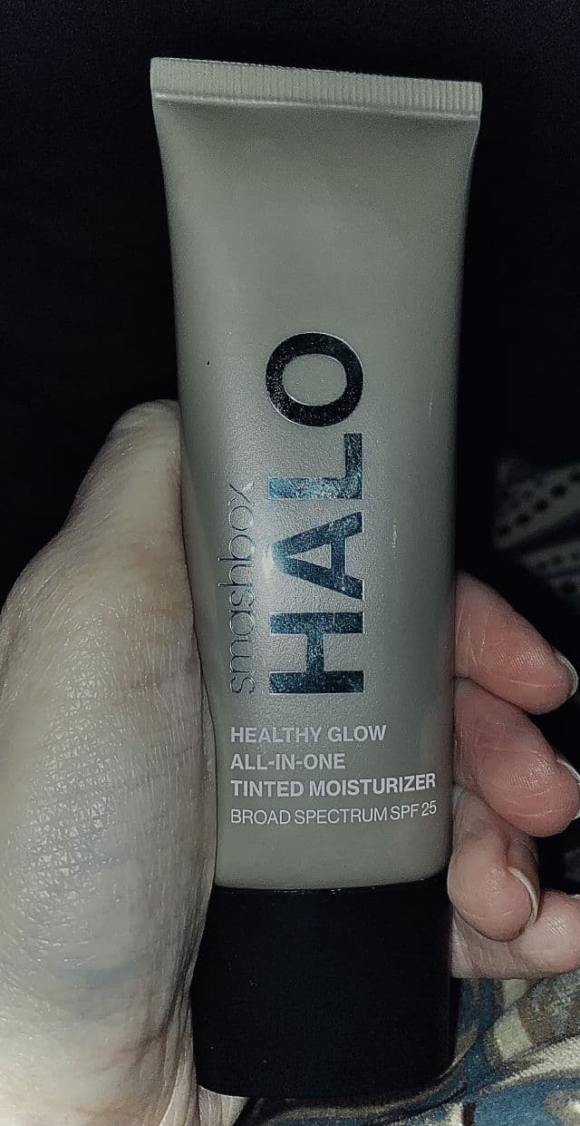 Smashbox Halo Healthy Glow Tinted Moisturizer SPF 25 review photo by amyrm319