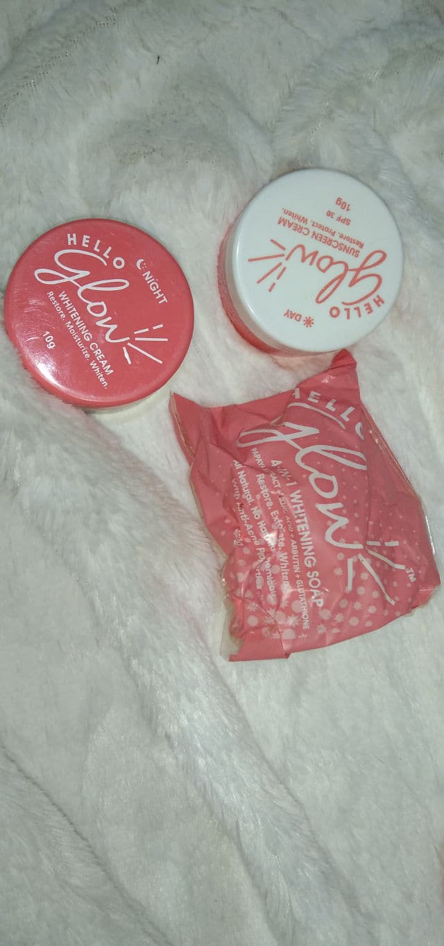 Hello Glow 4 in 1 Whitening Soap review photo by angelzayeee
