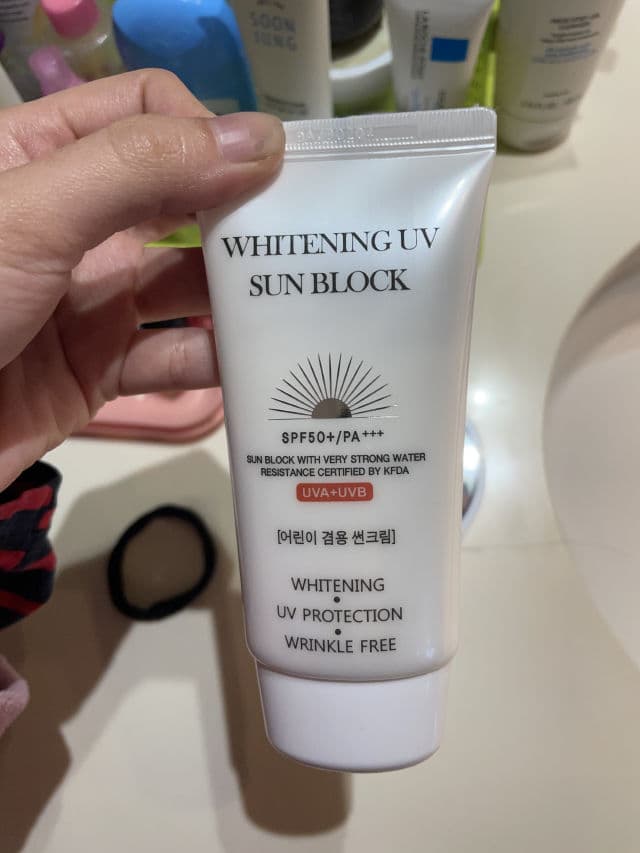 Jigott Whitening UV Sun Block SPF 50+ PA+++ review photo by angiewin