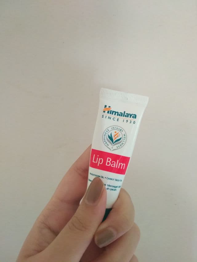 Himalaya Lip Balm With Wheatgerm & Carrot Seed Oil review photo by Peepoo