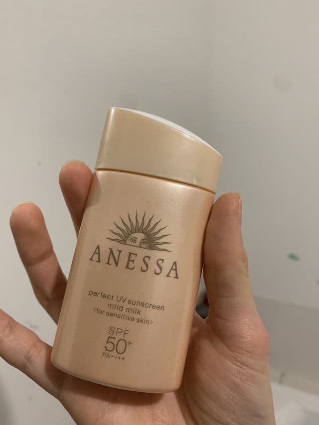 Anessa Perfect UV Sunscreen Mild Milk for Sensitive Skin SPF 50+ PA++++ review photo by apricot