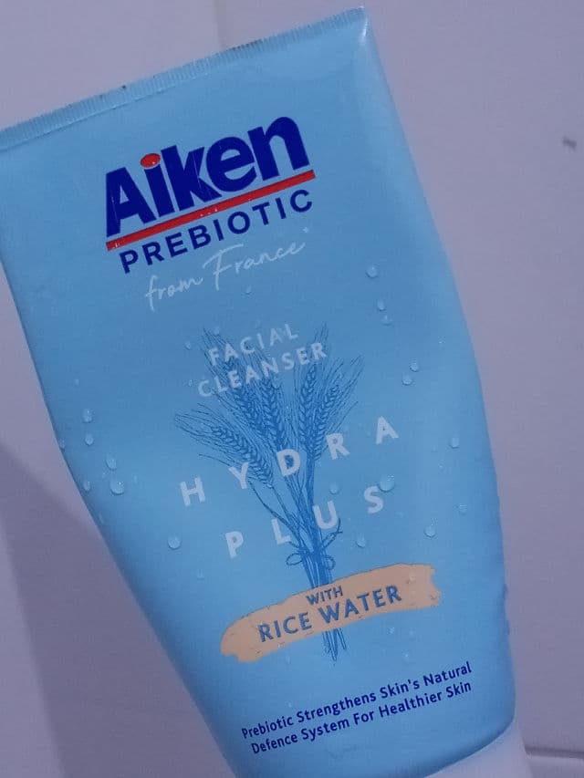 Aiken Prebiotic Hydra Plus Facial Cleanser  review photo by ashareview