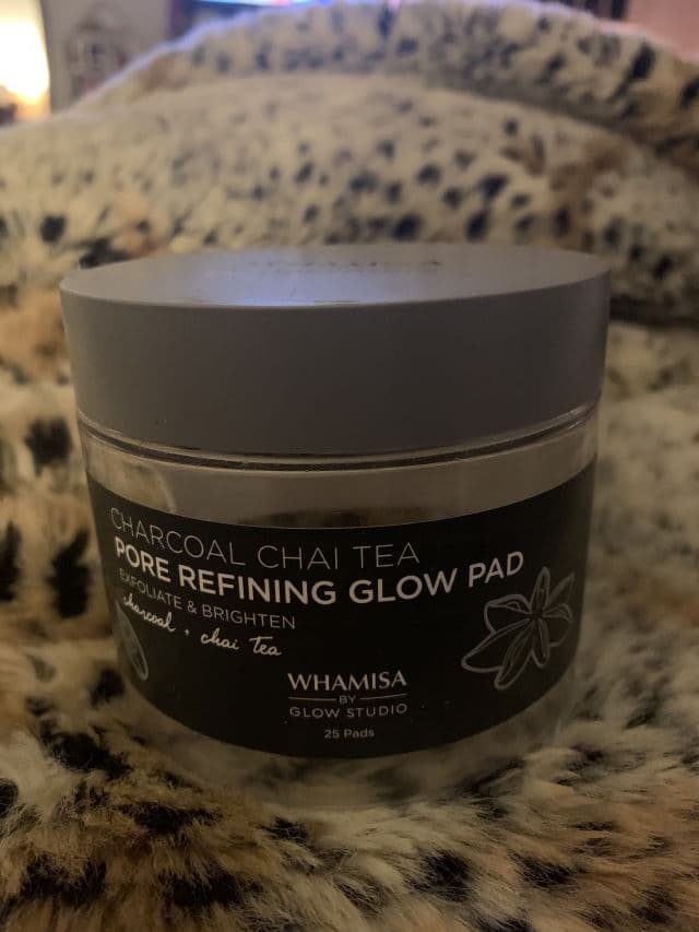 Whamisa by Glow Studio Charcoal Chai Tea Pore Refining Glow Pad review photo by ashysaurusrex
