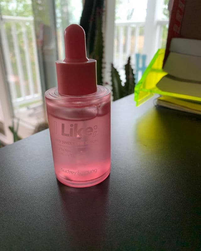 Audrey & Young I Like Red Sweetone Serum review photo by ashysaurusrex