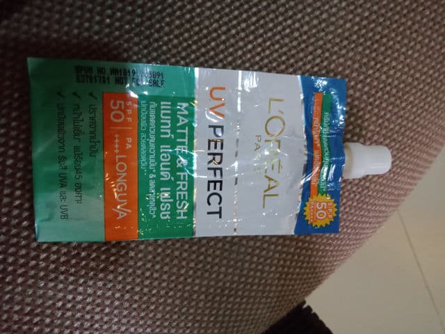 L'Oreal Paris UV Perfect Matte & Fresh Long UVA SPF 50+/PA++++ review photo by pparuhwaktu