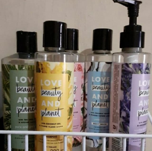 Love Beauty and Planet Body Wash - Coconut Water and Mimosa Flower review photo by auliaasaf
