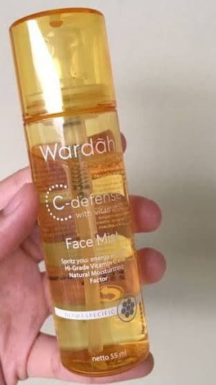 Wardah C-Defence Face Mist review photo by auliaasaf