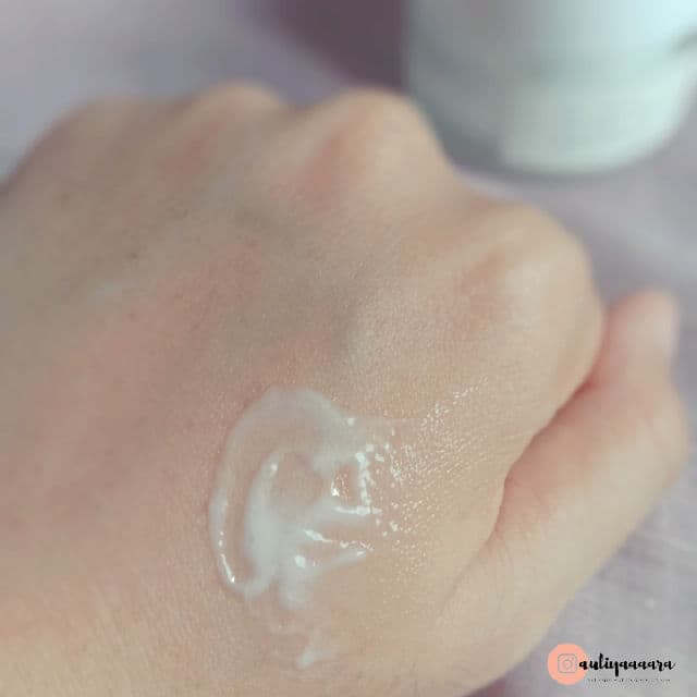 the Aubree Centella + Greentea Power Cream review photo by auliyaaaara