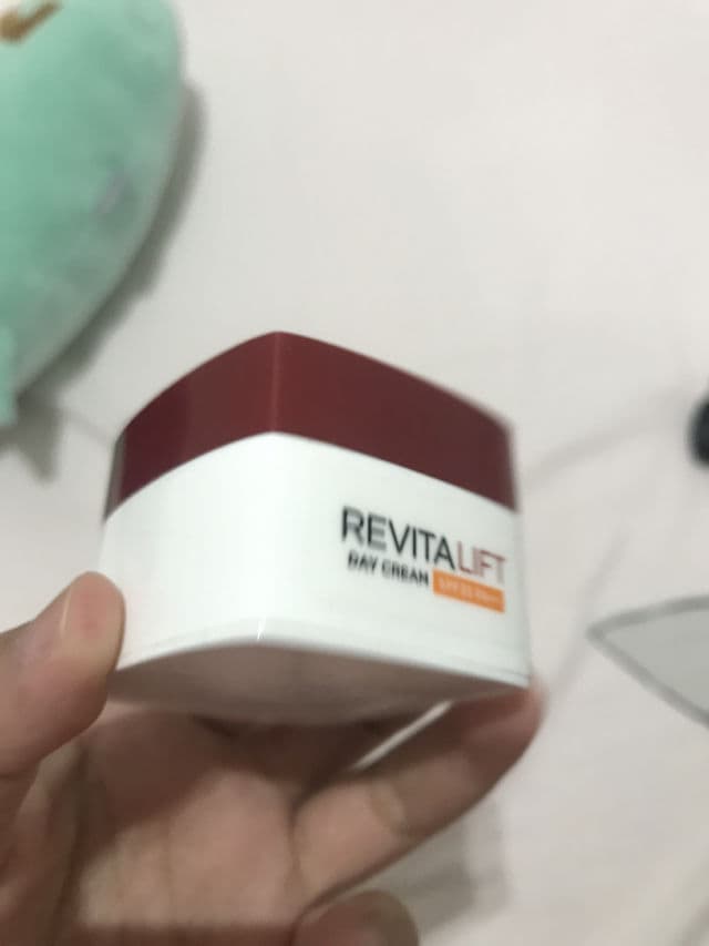 Loreal Revitalift Day Cream SPF 30 review photo by Ebehh