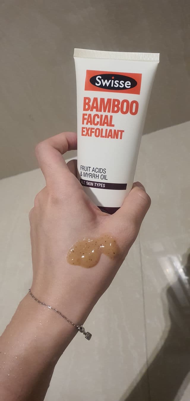 Swisse Bamboo Skin Refining Exfoliator review photo by bananavv