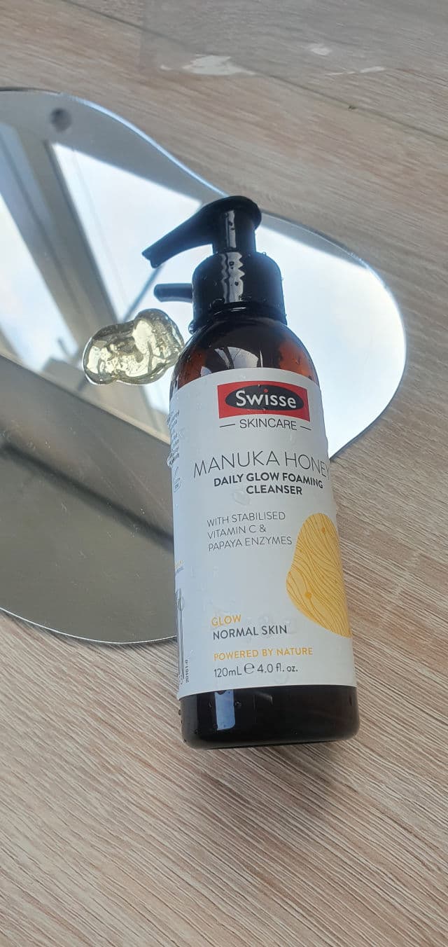 Swisse Manuka Honey Daily Glow Foaming Cleanser review photo by bananavv