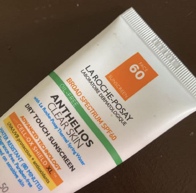La Roche-Posay Anthelios Clear Skin Dry Touch Sunscreen Broad Spectrum SPF 60 review photo by banuni