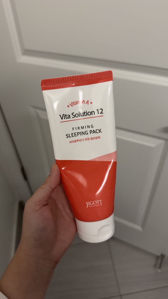 Jigott Vita Solution 12 Firming Sleeping Pack review photo by Niginakhon