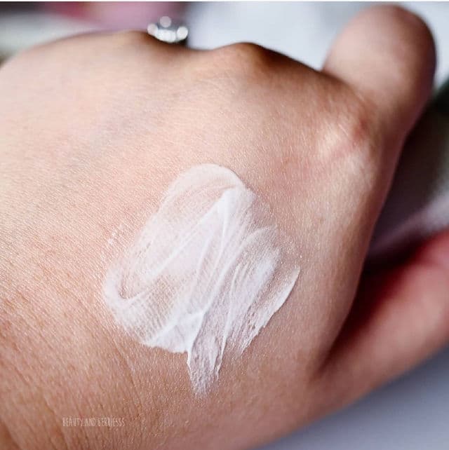 AHC Luminous Glow Real Eye Cream For Face review photo by beautyandberriesss