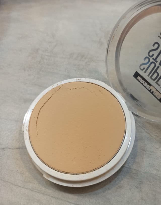 Maybelline SuperStay Full Coverage Powder Foundation  review photo by AuntDD