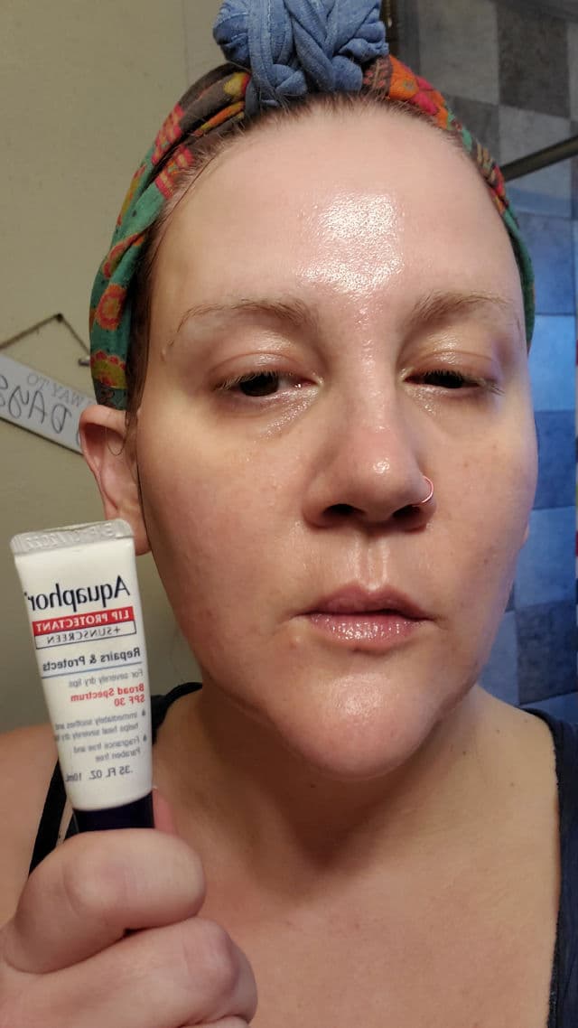 Aquaphor Lip Repair + Protect Broad Spectrum SPF 30 review photo by beautybonnebeth