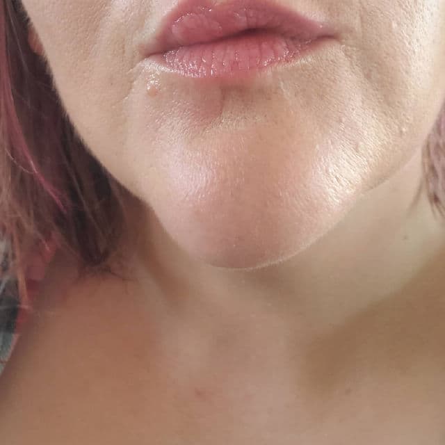 Sun Bum Sunscreen Lip Balm SPF30 review photo by beautybonnebeth