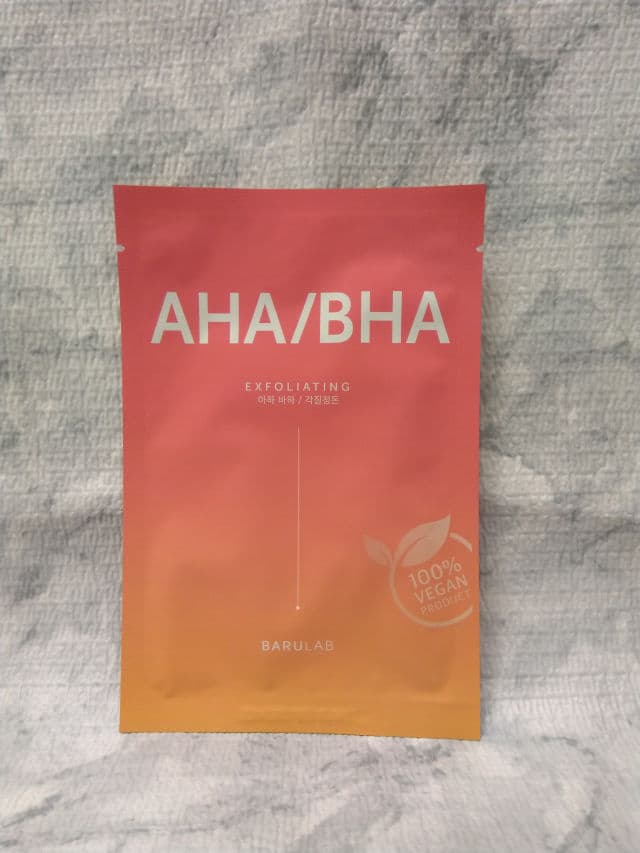 Barulab The Clean Vegan AHA/BHA Mask review photo by bornfreeeee