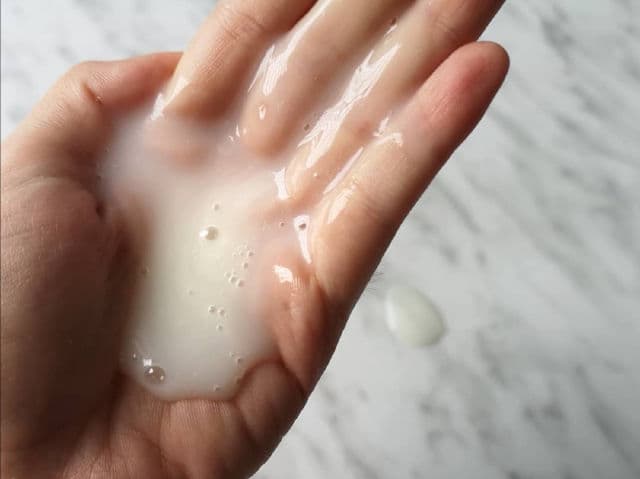 JMsolution Water Luminous Golden Cocoon Mask Black review photo by bubblyvivi
